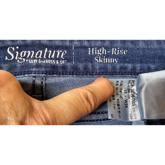 Signature Levi Strauss Womens 18 High Rise Medium Wash Skinny Denim Jeans 34X29 - Picture 12 of 12
